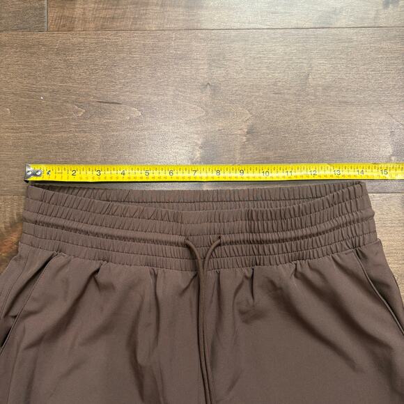 Gap Women's GapFit High Rise Runaround Pants size Small in Peppercorn Brown - Picture 3 of 7